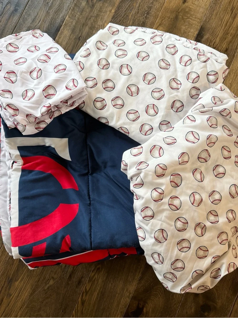 Minnesota Twins Navy Blue Comforter with Red and White Team Logo